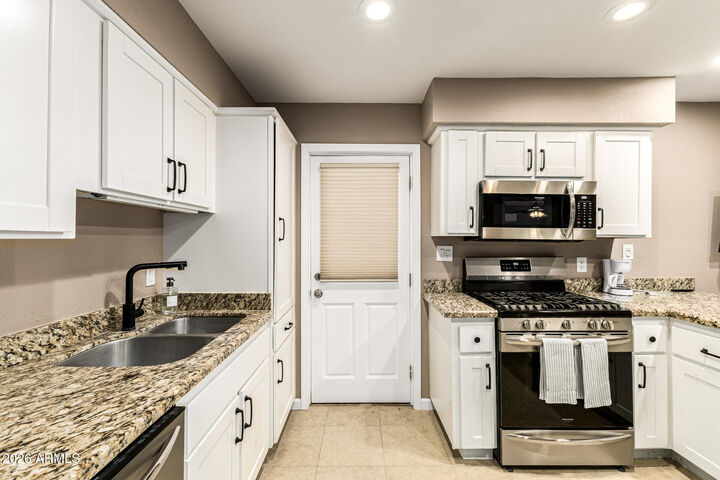 Property Photo:  2537 E La Jolla Drive  AZ 85282 