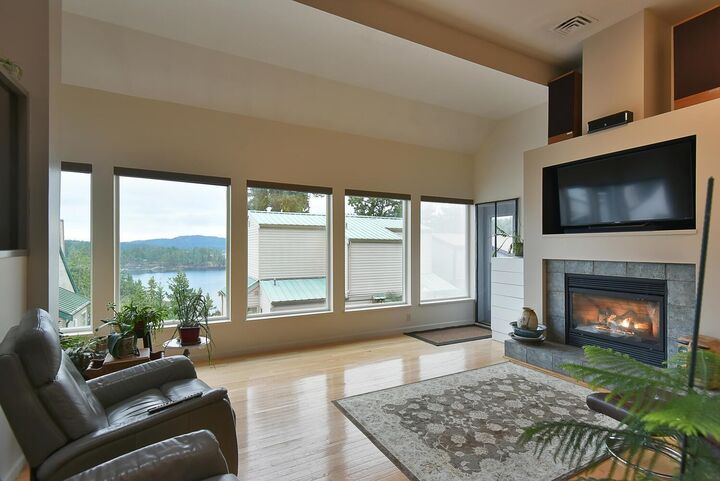 Property Photo: 5471 Secret Cove Road 7 BC V7Z 1G8