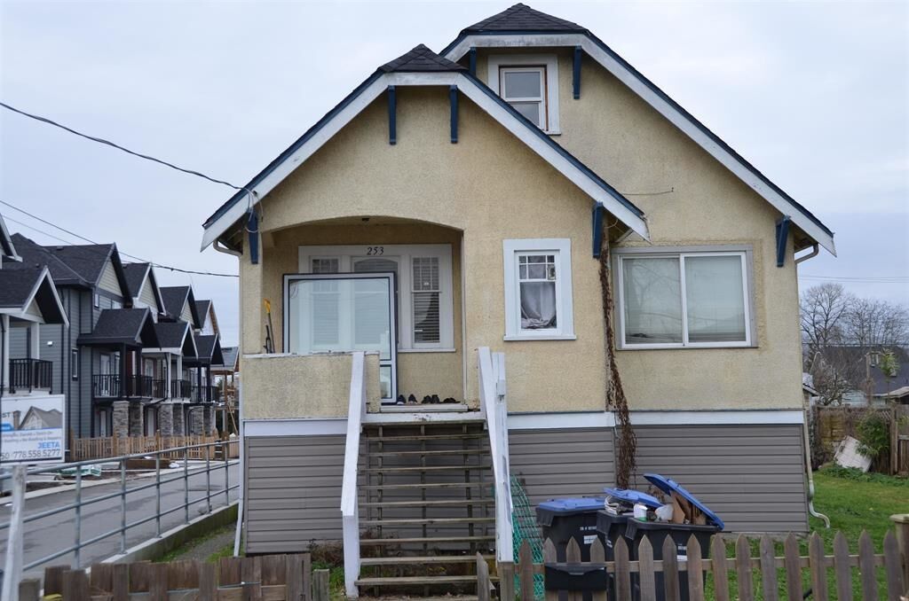 Property Photo: 253 Boyne Street BC V3M 5J7