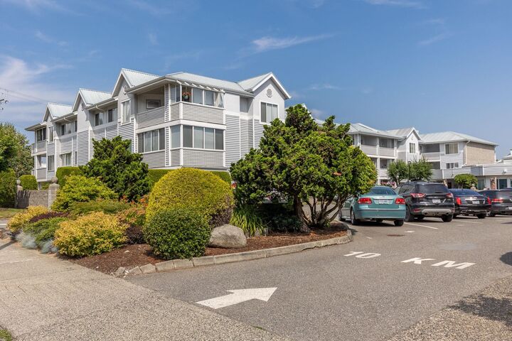 Property Photo: 32823 Landeau Place 307 BC V2S 6S6