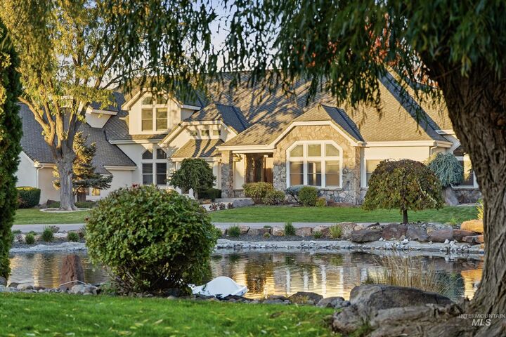 Property Photo: 2610 E Jasmine Ln. ID 83646