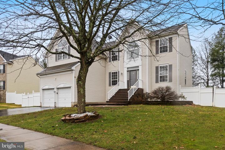 Property Photo:  10 Alexander Lane  NJ 08022 