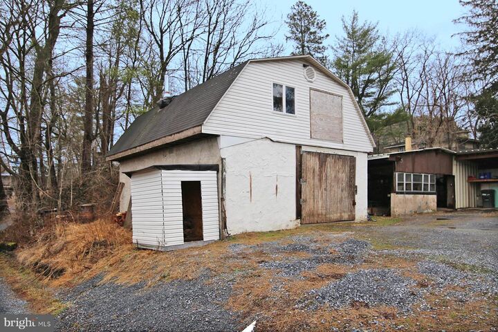 Property Photo:  672 Ono Road  PA 17003 