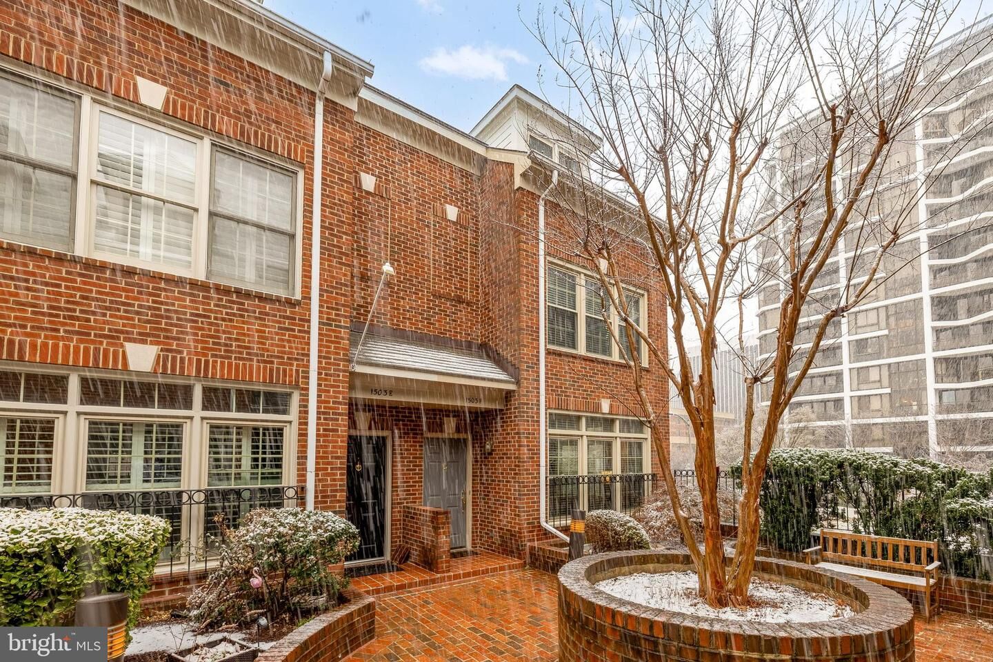 Property Photo:  1503 N Colonial Terrace F  VA 22209 