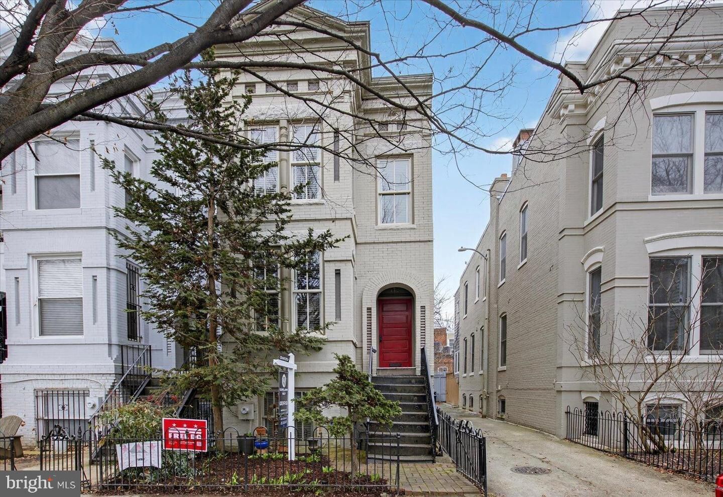 Property Photo:  116 11th Street NE  DC 20002 