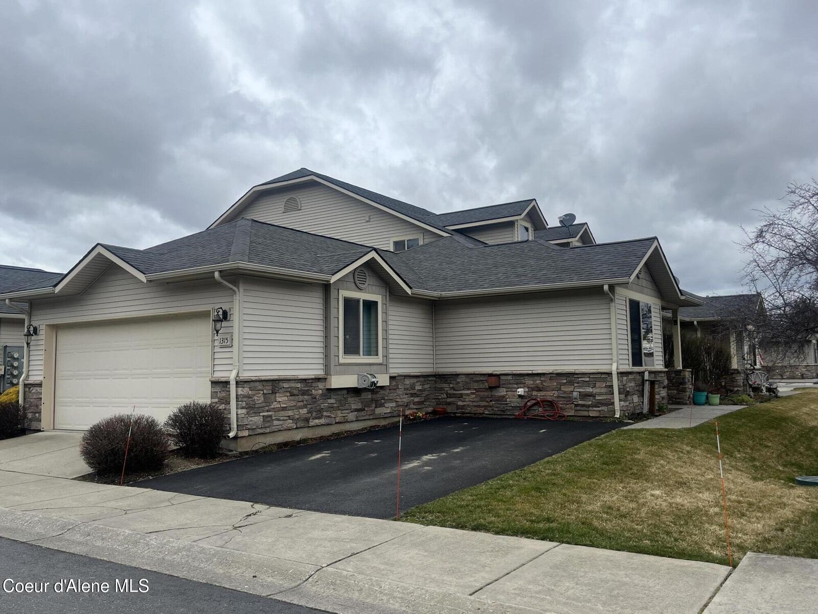 Property Photo: 1315 E Mordyl Loop ID 83854