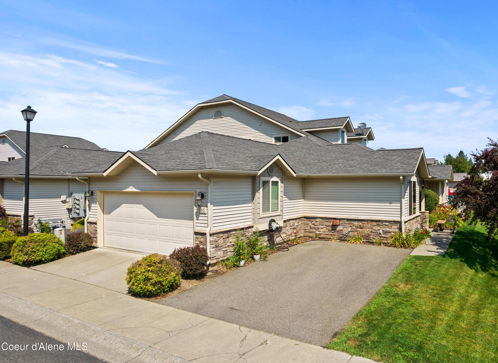 Property Photo:  1315 E Mordyl Loop  ID 83854 