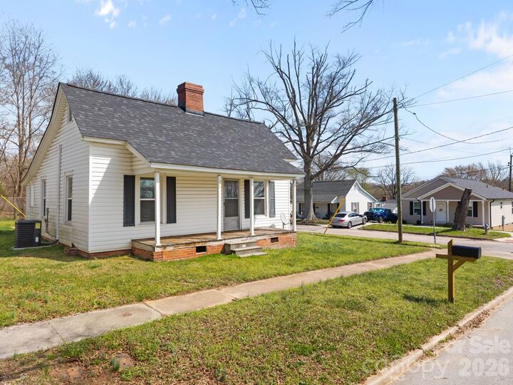 Property Photo: 828 Park Avenue NC 28144