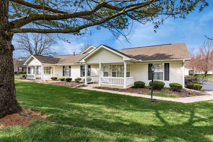 Property Photo:  1206 Hillview E Circle  OH 43055 