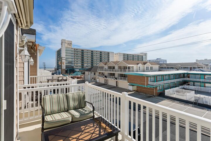 Property Photo:  305 E Bennett  NJ 08260 