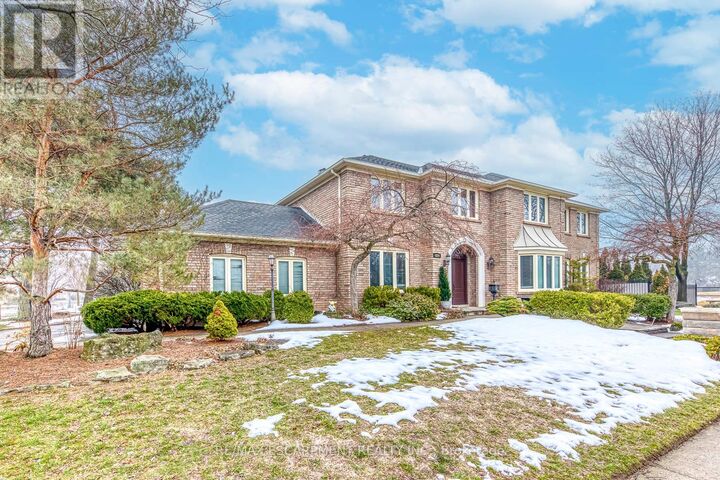 Property Photo:  4220 Millcroft Park Drive  ON L7M 3V5 