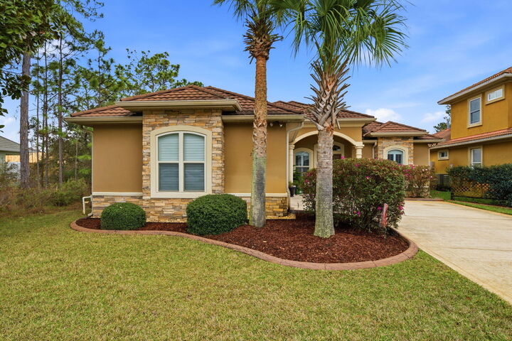 Property Photo:  2102 Palmetto Lake Drive  FL 32566 