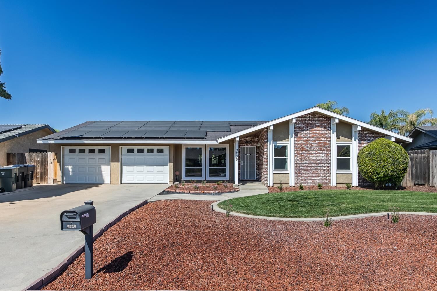 Property Photo:  3230 W Pryor Avenue  CA 93277 