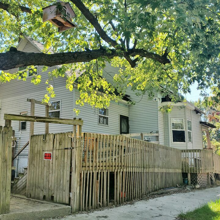 Property Photo:  1621 W 10th Street  IN 46360 