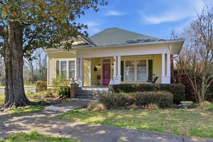 Property Photo:  621 Walnut St.  MS 39401 