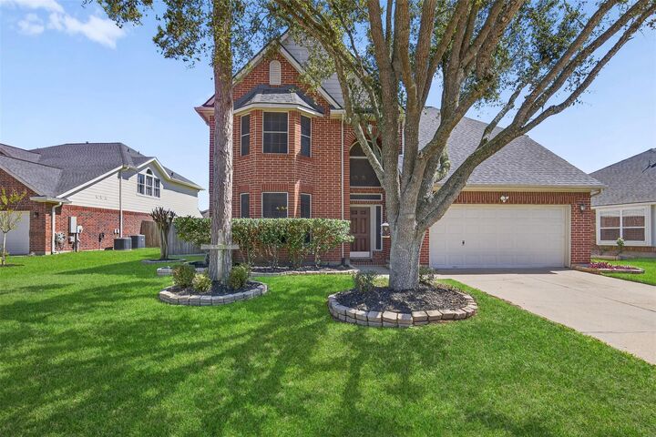 Property Photo: 405 Gastonbury Court TX 77573