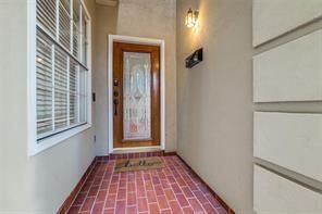 Property Photo: 1318 Peden Street D TX 77006