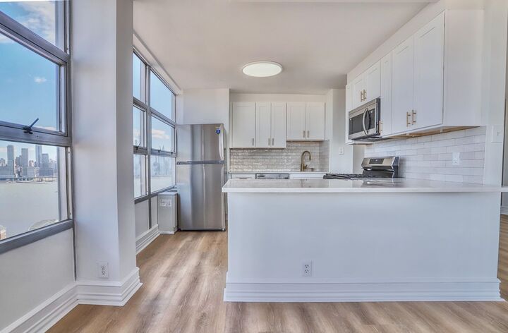 Property Photo:  6050 Blvd East 10C  NJ 07093 