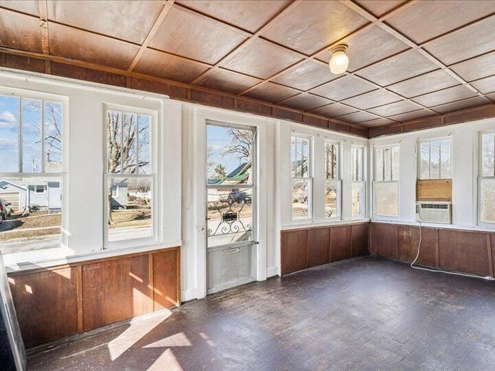 Property Photo:  519 2nd Ave NW  IA 50662 