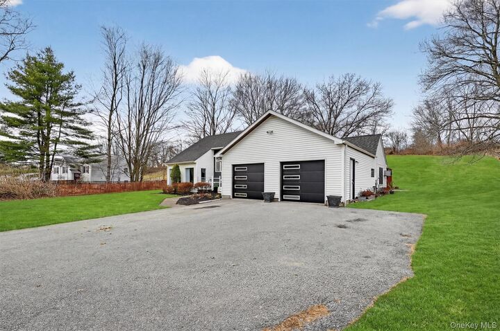 Property Photo:  385 Route 284  NY 10998 