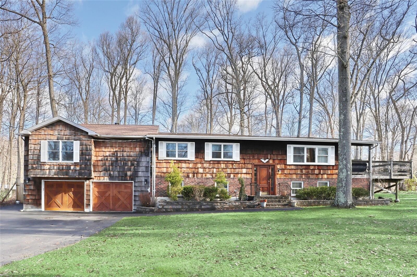 Property Photo:  1 Forest Glen Court  NY 10901 