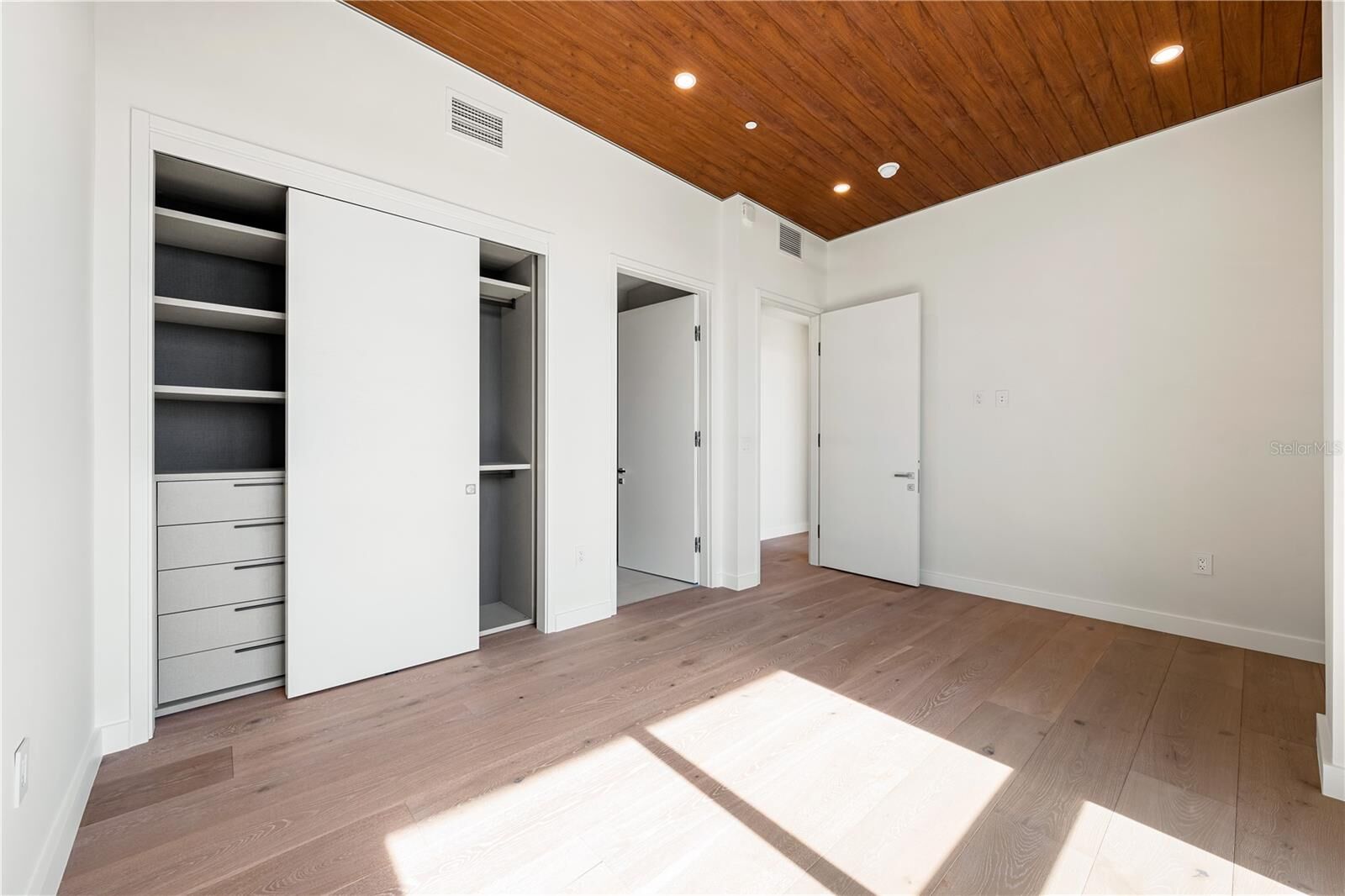 Property Photo:  111 Golden Gate Point 801ph  FL 34236 