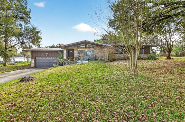 Property Photo: 10820 Linda Vista Lane FL 33525