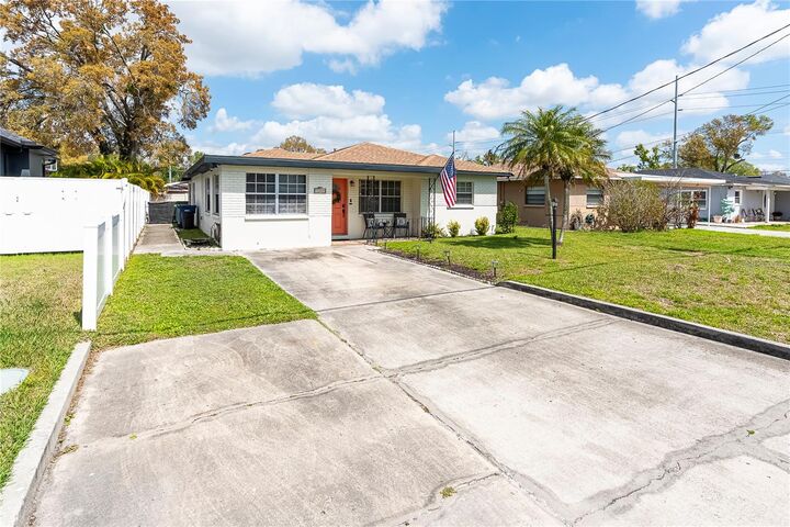 Property Photo: 3307 W Braddock Street FL 33607