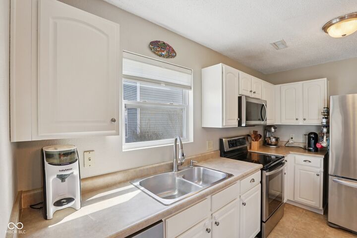 Property Photo:  9361 W Dockside Circle  IN 46064 