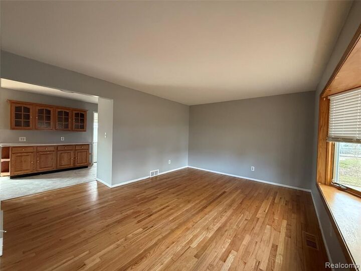 Property Photo:  14099 Sunset Street  MI 48154 4337 