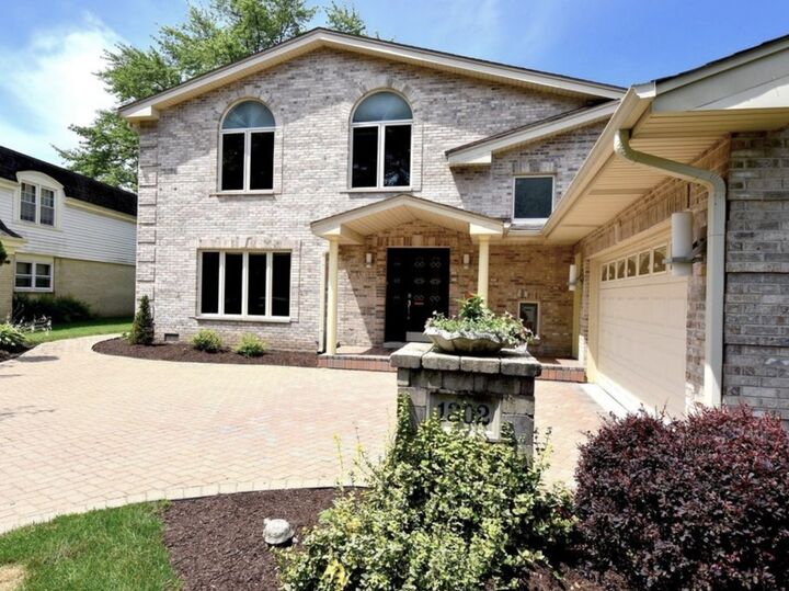 Property Photo:  1302 S Princeton Avenue  IL 60005 