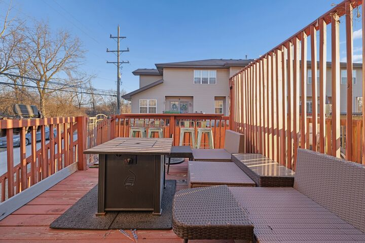 Property Photo:  15725 S Kedzie Avenue 9  IL 60428 