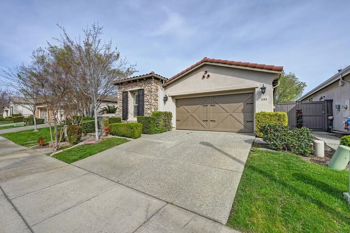 Property Photo:  2145 Ryedale Lane  CA 95835 