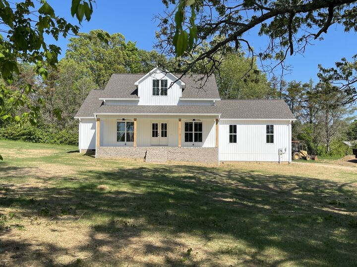 Property Photo:  18 Eli Court  TN 38468 