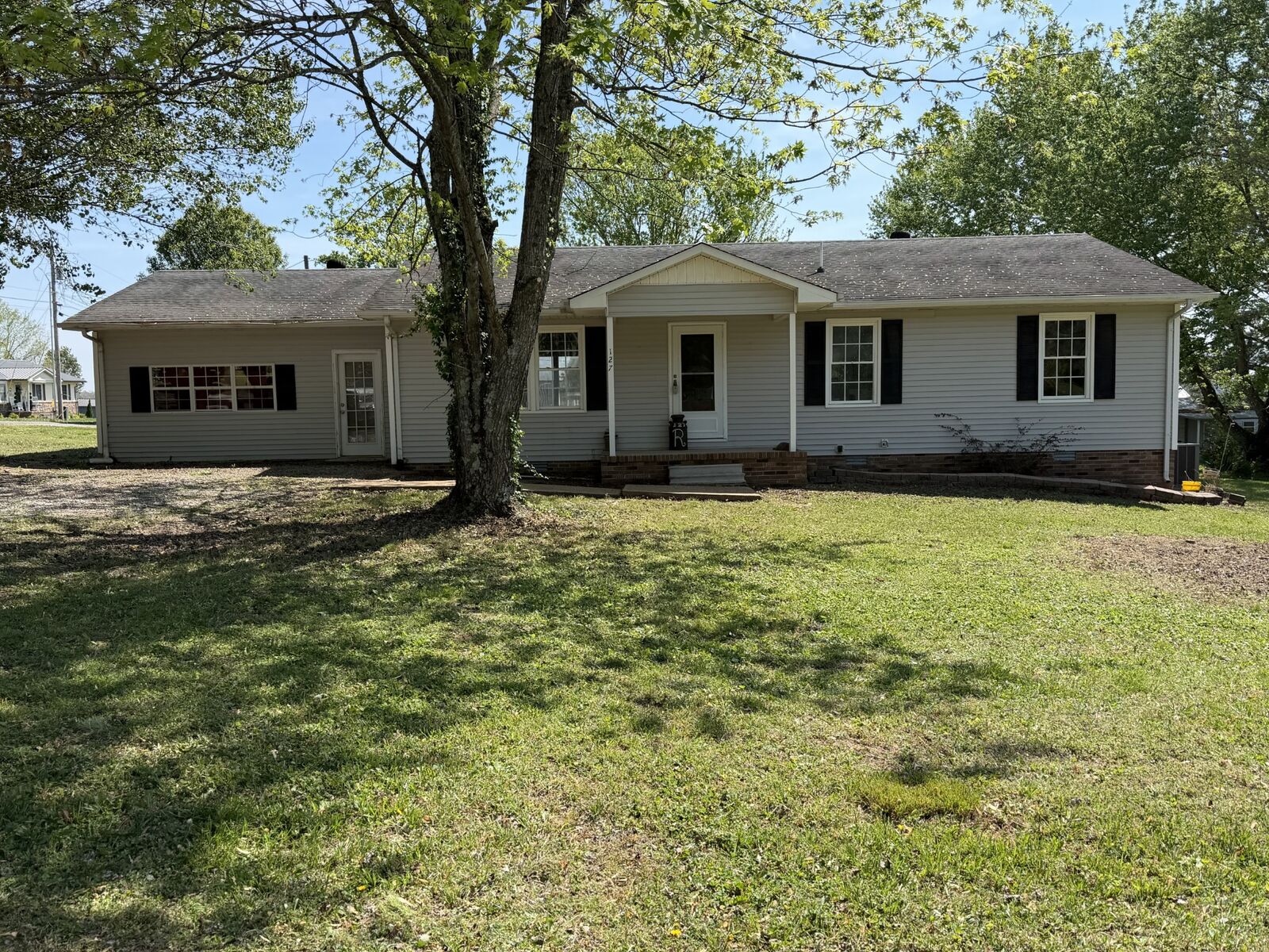 Property Photo:  127 Michael Cir  TN 38464 