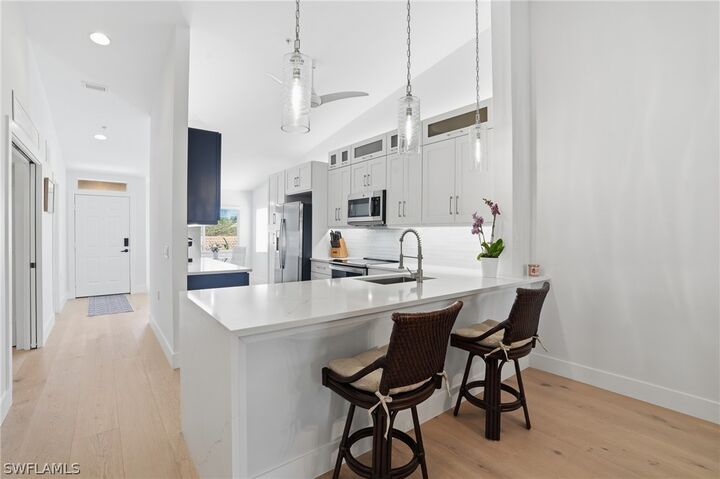 Property Photo: 2386 Magnolia Avenue 7816 FL 34112