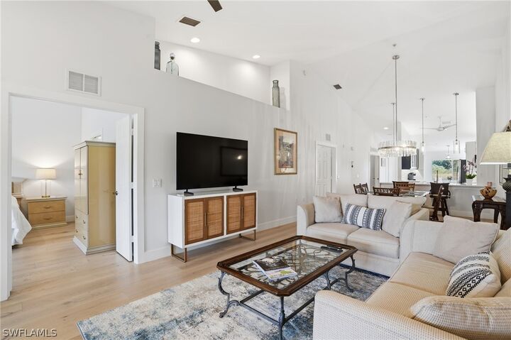 Property Photo: 2386 Magnolia Avenue 7816 FL 34112