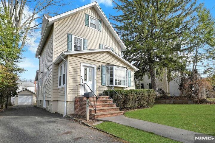Property Photo:  82 Blauvelt Avenue  NJ 07628 