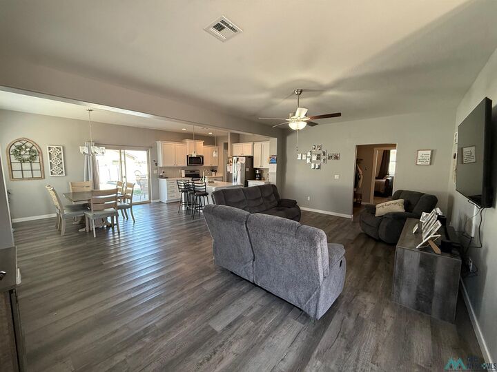 Property Photo: 2412 W Briscoe Avenue NM 88210