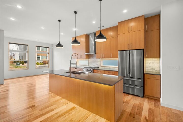 Property Photo: 218 SE 7th Street AR 72712