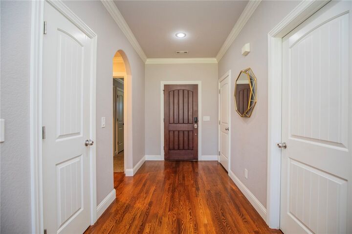 Property Photo:  1109 W Cunningham Avenue  AR 72758 