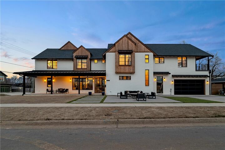 Property Photo:  201 SW F Street  AR 72712 