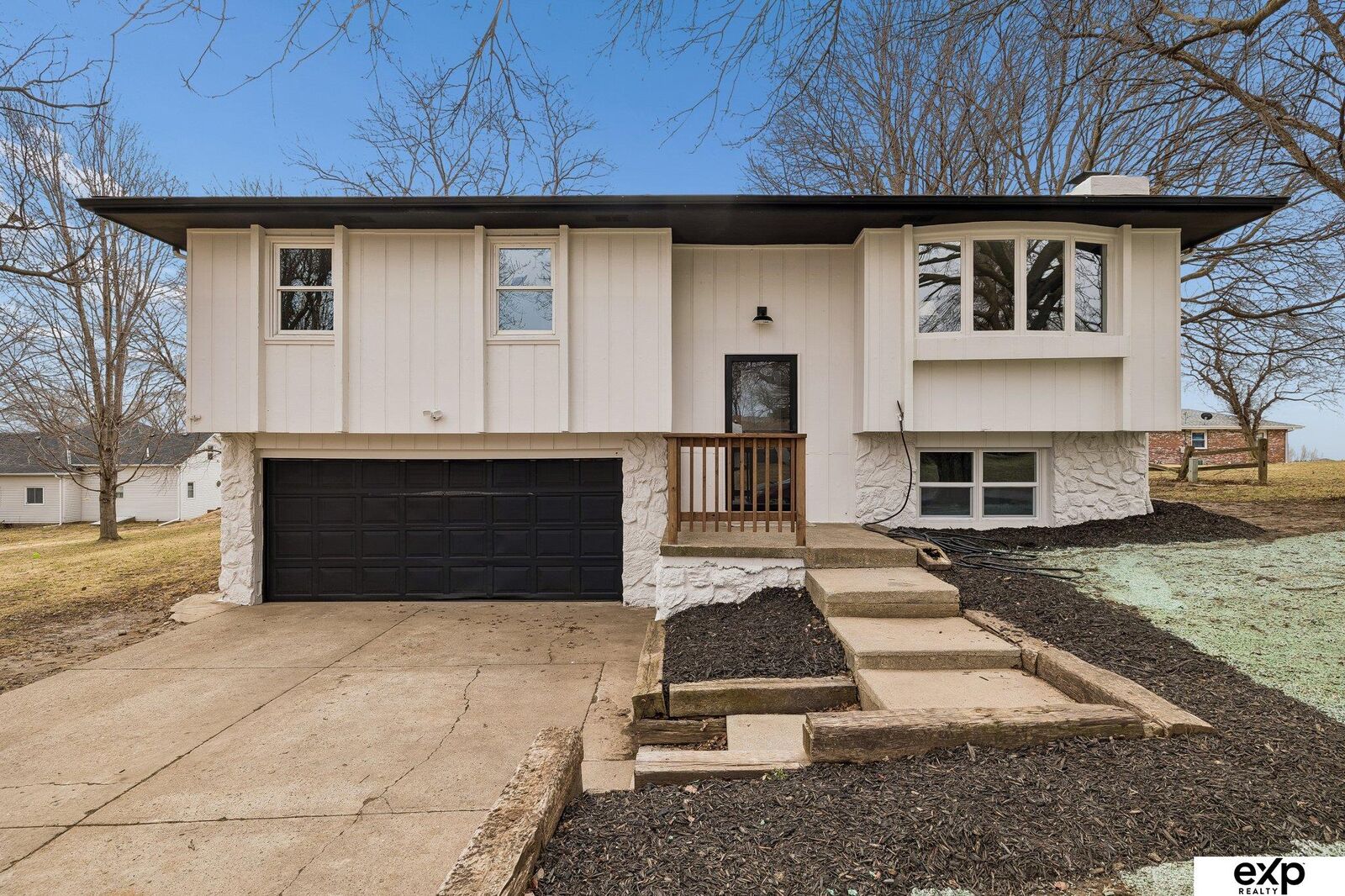 Property Photo:  104 Laurie Circle  IA 51559 
