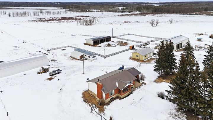 Photo de la propriété:  51026 Highway 587  AB T0M 1C0 