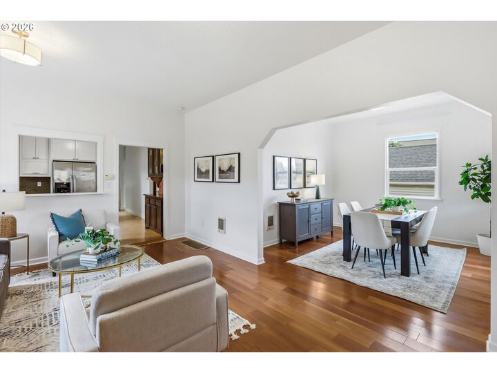 Property Photo:  2624 NE Sumner St  OR 97211 