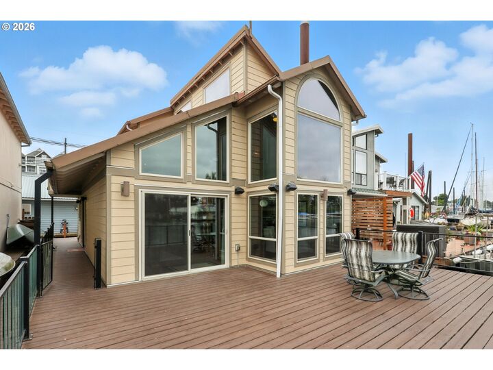 Property Photo: 331 NE Bridgeton 10 OR 97211