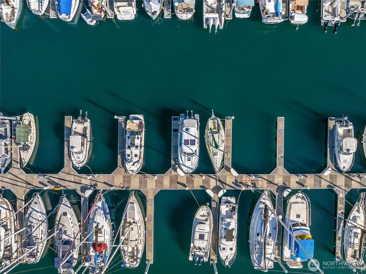 Property Photo: 141 Parfitt Way SW B37 WA 98110