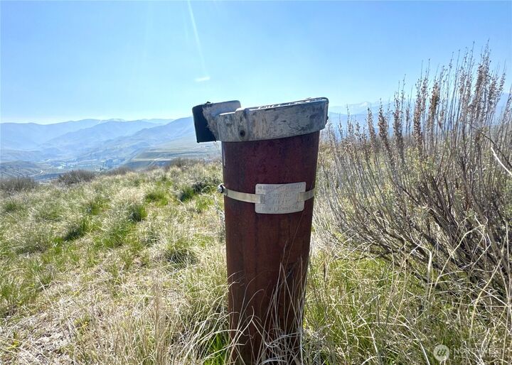 Property Photo:  2  Riverbend Overlook  WA 98834 