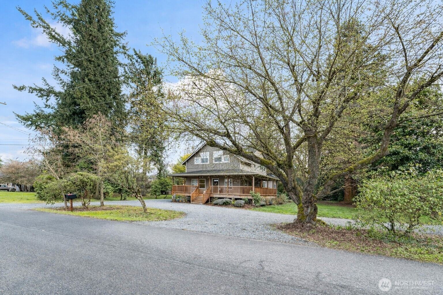 Property Photo:  15014  106th St E  WA 98374 