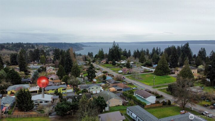 Property Photo:  2004 SW 117th Place  WA 98146 